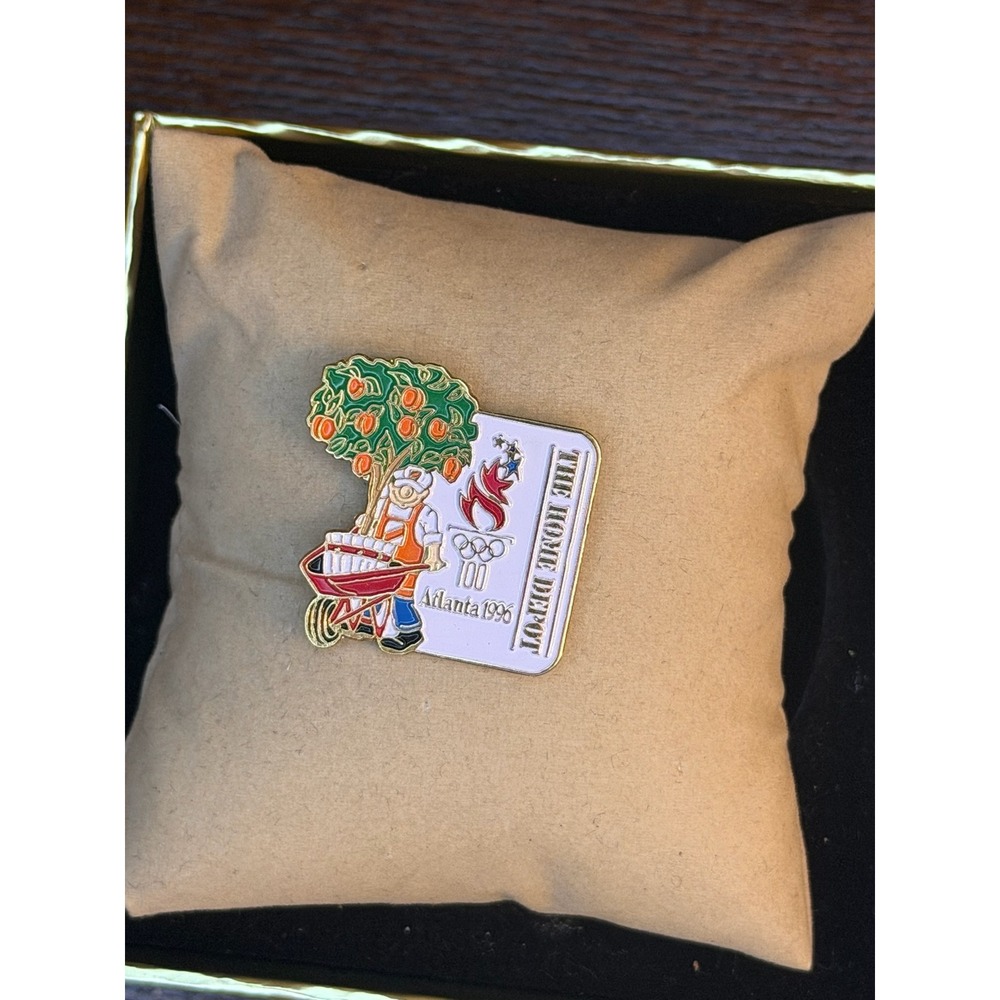 Vintage 1996 Atlanta Olympic Games The Home Depot Enamel Homer Gardener Pin
